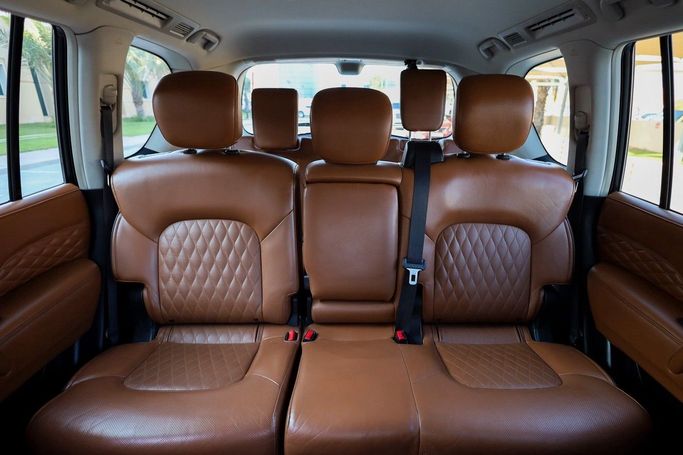 Подержанный Infiniti QX80 I Рестайлинг 3, 5.6 л, 2020 в Дубае от Linda Cars Синий цвет. GCC | AUTO.AE