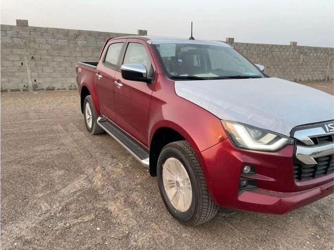 Новый Isuzu D-Max III, 3.0 л, 2025 в Дубае от Mohamed Hakim Motors Красный цвет. GCC | AUTO.AE