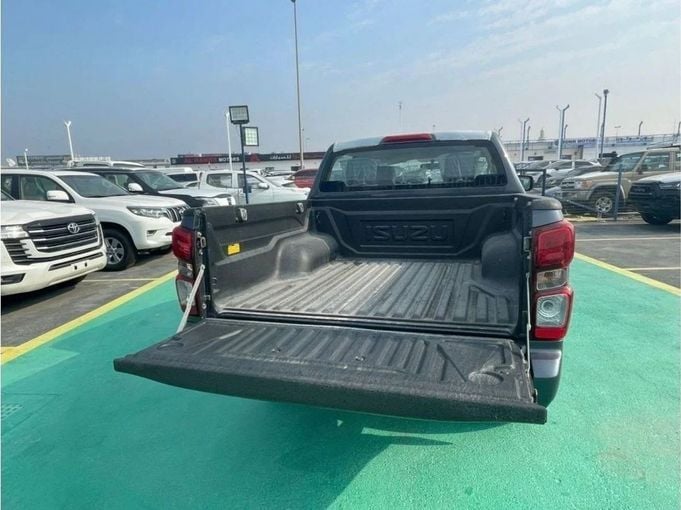 Новый Isuzu D-Max III, 3.0 л, 2025 в Дубае от Mohamed Hakim Motors Синий цвет. Other | AUTO.AE