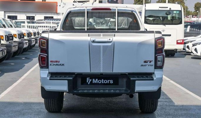 Новый Isuzu D-Max III, 3.0 л, 2025 в Дубае от F7 Motors Белый цвет. GCC | AUTO.AE