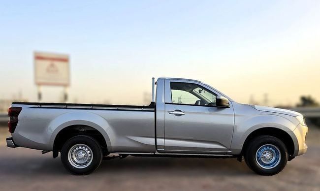 Новый Isuzu D-Max III, 1.9 л, 2025 в Дубае от Soltan Auto Серебристый цвет. Other | AUTO.AE