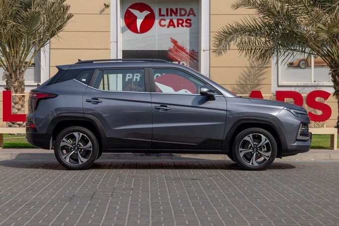 Used JAC JS4, 1.5 l, 2023 in Dubai by Linda Cars, Grey color. GCC Specs | AUTO.AE