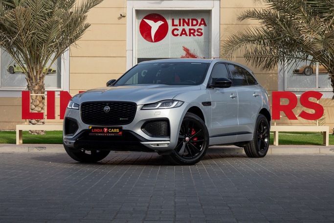 Подержанный Jaguar F-Pace I Рестайлинг, 2.0 л, 2021 в Дубае от Linda Cars Серебристый цвет. GCC | AUTO.AE