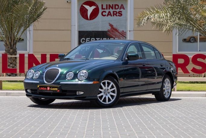 Подержанный Jaguar S-Type I, 4.0 л, 1999 в Дубае от Linda Cars Зеленый цвет. GCC | AUTO.AE