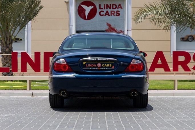 Подержанный Jaguar S-Type I, 4.0 л, 1999 в Дубае от Linda Cars Синий цвет. GCC | AUTO.AE