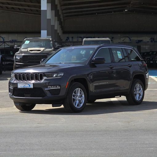 Новый Jeep Grand Cherokee V (WL), 5.7 л, 2024 в Дубае от Auto Max Group Серый цвет. GCC | AUTO.AE