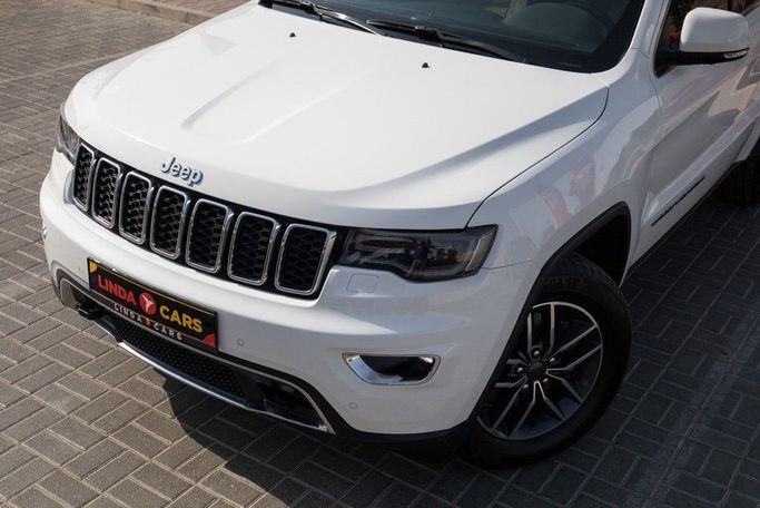 Used Jeep Grand Cherokee IV (WK2) Facelift, 3.6 l, 2019 in Dubai by Linda Cars, White color. GCC Specs | AUTO.AE