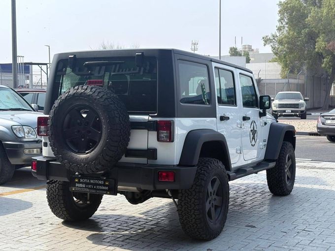 مستعملة Jeep Wrangler III (JK), 3.6 l, 2016 في في دبي من Philippine Used Cars Showroom، اللون أبيض. مواصفات الخليج | AUTO.AE