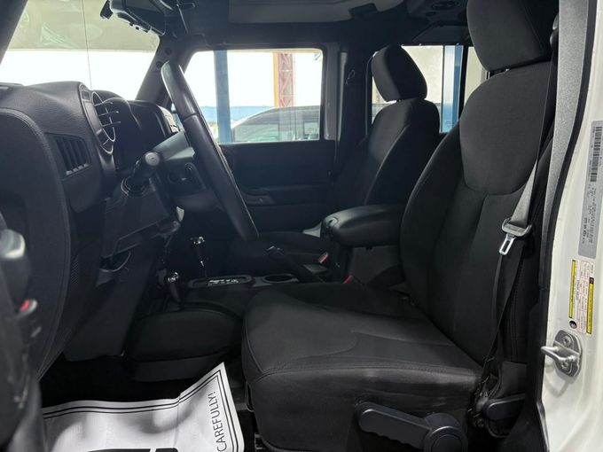 مستعملة Jeep Wrangler III (JK), 3.6 l, 2016 في في دبي من Philippine Used Cars Showroom، اللون أبيض. مواصفات الخليج | AUTO.AE