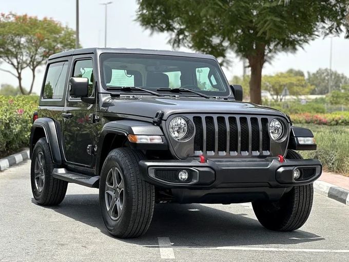 Подержанный Jeep Wrangler IV (JL), 3.6 л, 2018 в Дубае от Alta Class Motors Серый цвет. GCC | AUTO.AE