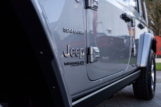 Подержанный Jeep Wrangler IV (JL), 3.6 л, 2021 в Дубае от Linda Cars Серебристый цвет. GCC | AUTO.AE