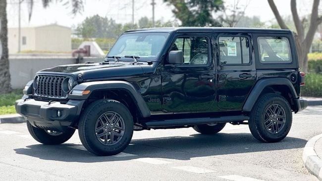 Новый Jeep Wrangler IV (JL) Рестайлинг, 2.0 л, 2025 в Дубае от Falcons GT Motors FZCO Черный цвет. GCC | AUTO.AE