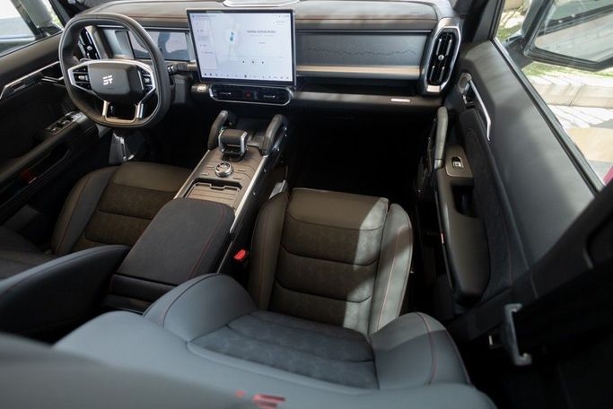 Used Jetour T2, 2.0 l, 2023 in Dubai by Linda Cars, Grey color. Chinese Specs | AUTO.AE