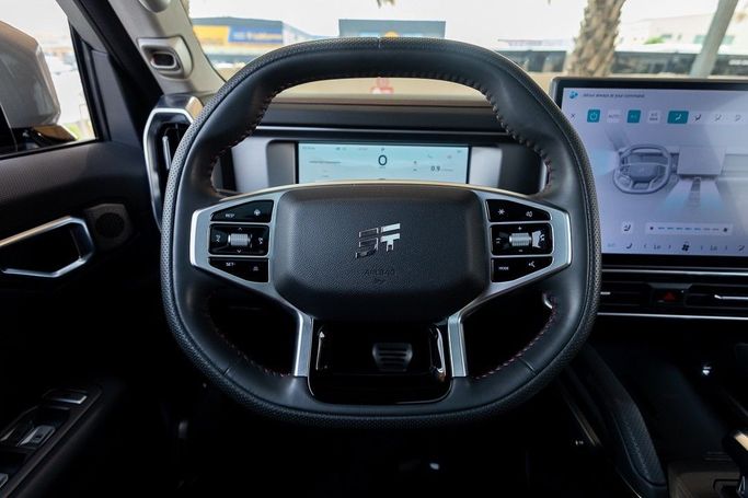 Подержанный Jetour T2, 2.0 л, 2023 в Дубае от Linda Cars Серый цвет. Китайская | AUTO.AE