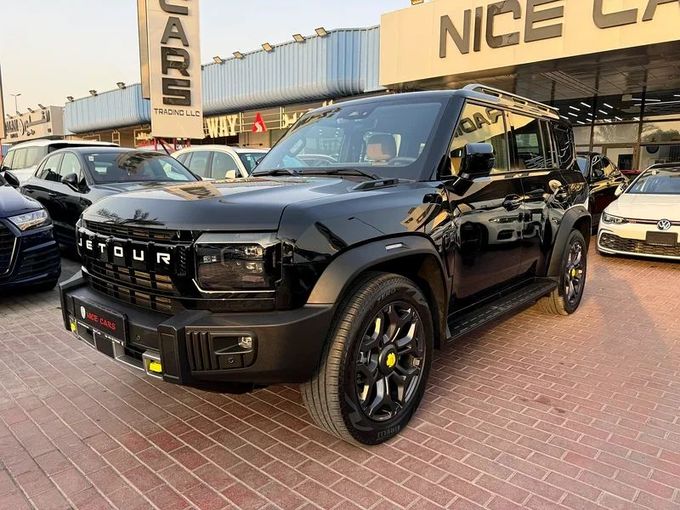Подержанный Jetour T2, 2.0 л, 2025 в Дубае от Nice Cars Motos Черный цвет. GCC | AUTO.AE