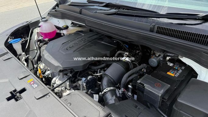 Подержанный Kia Carnival IV, 2.2 л, 2023 в Дубае от Alhamd Motors Белый цвет. Other | AUTO.AE