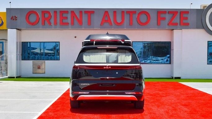 Новый Kia Carnival IV, 3.5 л, 2023 в Дубае от Orient Auto FZE Черный цвет. Корейская | AUTO.AE