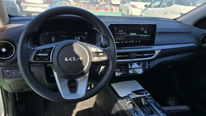 Новый Kia Cerato IV Рестайлинг, 1.6 л, 2025 в Дубае от Mohamed Hakim Motors Белый цвет. Other | AUTO.AE