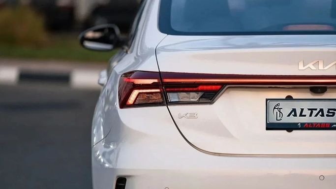 Новый Kia K3 II (China Market) Рестайлинг, 1.5 л, 2024 в Дубае от Altass Motors Белый цвет. Other | AUTO.AE