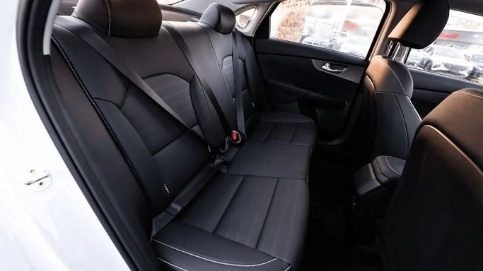 New Kia K3 II (China Market) Facelift, 1.5 l, 2024 in Dubai by Altass Motors, White color. Other | AUTO.AE