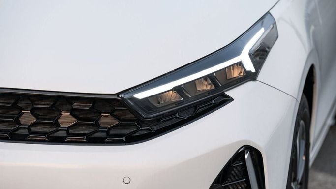 New Kia K3 II (China Market) Facelift, 1.5 l, 2024 in Dubai by Altass Motors, White color. Other | AUTO.AE