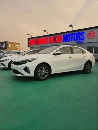 Новый Kia K3 II (China Market) Рестайлинг, 1.5 л, 2025 в Дубае от Mohamed Hakim Motors Белый цвет. Китайская | AUTO.AE