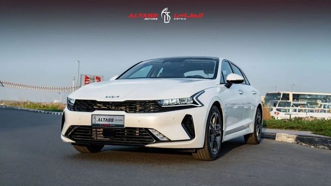 Новый Kia K5 III Рестайлинг, 1.6 л, 2025 в Дубае от Altass Motors Белый цвет. Other | AUTO.AE