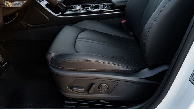 Новый Kia K5 III Рестайлинг, 1.6 л, 2025 в Дубае от Altass Motors Белый цвет. Other | AUTO.AE