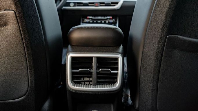 New Kia K5 III Facelift, 1.6 l, 2025 in Dubai by Altass Motors, White color. Other | AUTO.AE