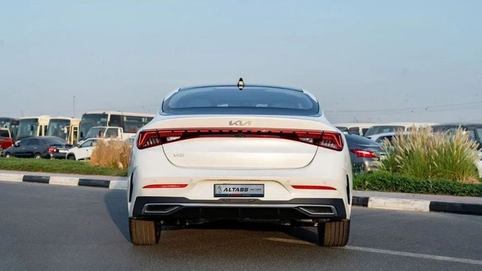 New Kia K5 III Facelift, 1.6 l, 2025 in Dubai by Altass Motors, White color. Other | AUTO.AE
