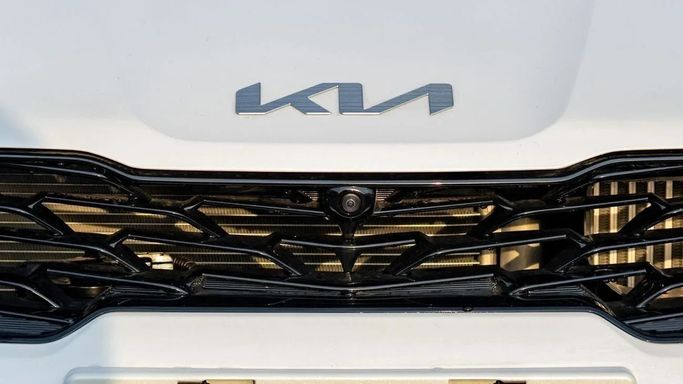 New Kia K5 III Facelift, 1.6 l, 2025 in Dubai by Altass Motors, White color. Other | AUTO.AE