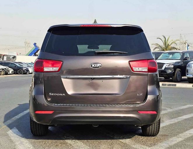 New Kia Sedona III, 3.3 l, 2017 in Dubai by SK Motors, Grey color. American Specs | AUTO.AE