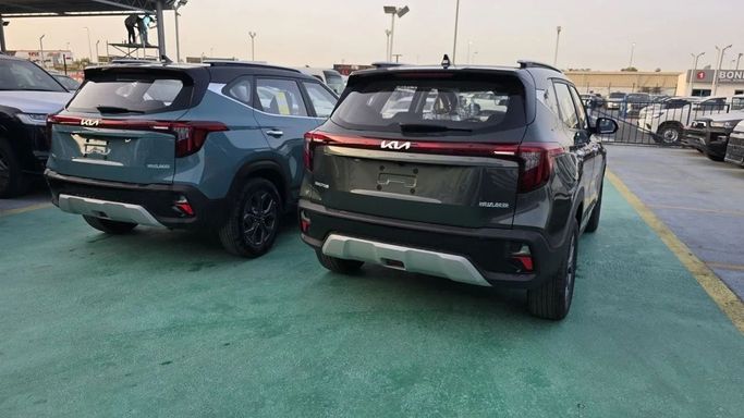 Новый Kia Seltos I Рестайлинг, 1.6 л, 2025 в Дубае от Mohamed Hakim Motors Голубой цвет. Other | AUTO.AE
