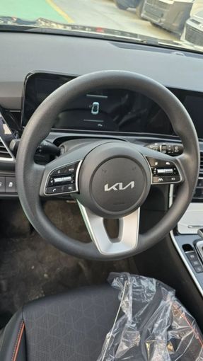 Новый Kia Seltos I, 1.6 л, 2024 в Дубае от Mohamed Hakim Motors Серый цвет. Китайская | AUTO.AE