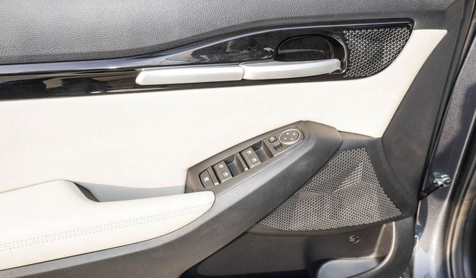 New Kia Seltos I Facelift, 1.6 l, 2024 in Dubai by Saad Idan Motors, Grey color. GCC Specs | AUTO.AE