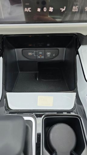 Новый Kia Sorento IV Рестайлинг, 2.5 л, 2025 в Дубае от Mohamed Hakim Motors Белый цвет. Other | AUTO.AE