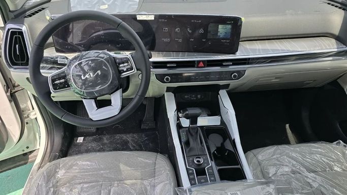Новый Kia Sorento IV Рестайлинг, 2.5 л, 2025 в Дубае от Mohamed Hakim Motors Белый цвет. Other | AUTO.AE