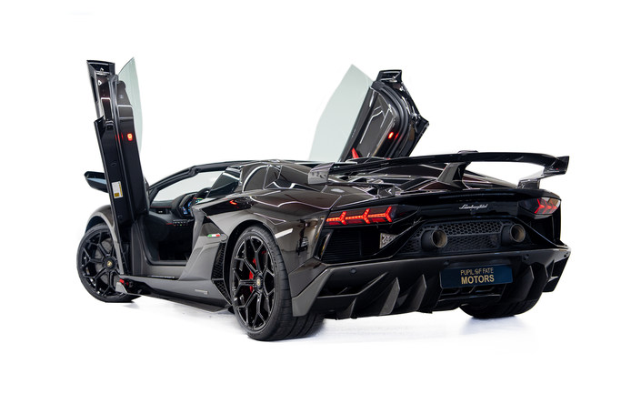 Подержанный Lamborghini Aventador SVJ I Рестайлинг, 6.5 л, 2020 в Дубае от PUPIL OF FATE MOTORS Черный цвет. Европейская | AUTO.AE