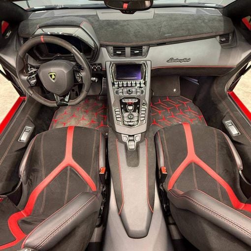 Подержанный Lamborghini Aventador SVJ I Рестайлинг, 6.5 л, 2021 в Дубае от AAA Motors Красный цвет. Европейская | AUTO.AE