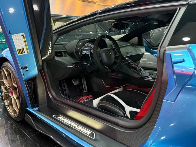 Подержанный Lamborghini Aventador SVJ I Рестайлинг, 6.5 л, 2021 в Дубае от STAR COLLECTION LLC Голубой цвет. Корейская | AUTO.AE