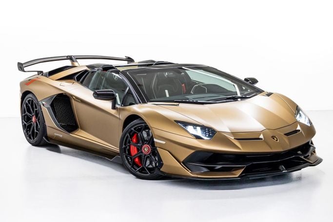 Подержанный Lamborghini Aventador SVJ I Рестайлинг, 6.5 л, 2021 в Дубае от PUPIL OF FATE MOTORS Золотистый цвет. Европейская | AUTO.AE