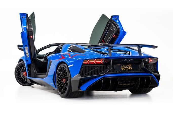 Подержанный Lamborghini Aventador LP750-4 Superveloce I, 6.5 л, 2016 в Дубае от PUPIL OF FATE MOTORS Синий цвет. GCC | AUTO.AE