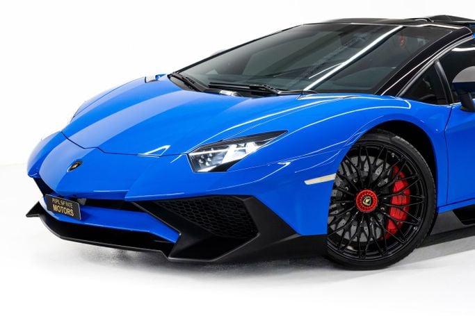 Подержанный Lamborghini Aventador LP750-4 Superveloce I, 6.5 л, 2016 в Дубае от PUPIL OF FATE MOTORS Синий цвет. GCC | AUTO.AE