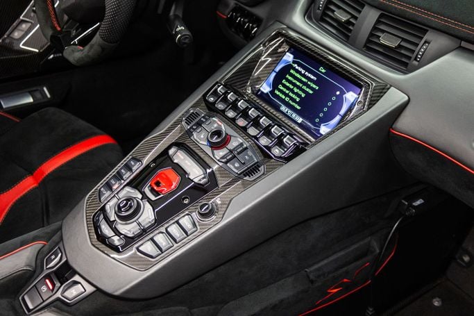 Подержанный Lamborghini Aventador LP750-4 Superveloce I, 6.5 л, 2016 в Дубае от PUPIL OF FATE MOTORS Синий цвет. GCC | AUTO.AE