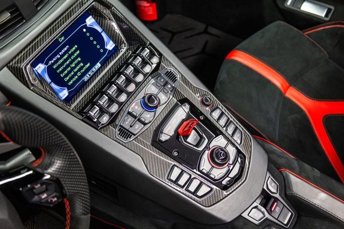 Подержанный Lamborghini Aventador LP750-4 Superveloce I, 6.5 л, 2016 в Дубае от PUPIL OF FATE MOTORS Синий цвет. GCC | AUTO.AE