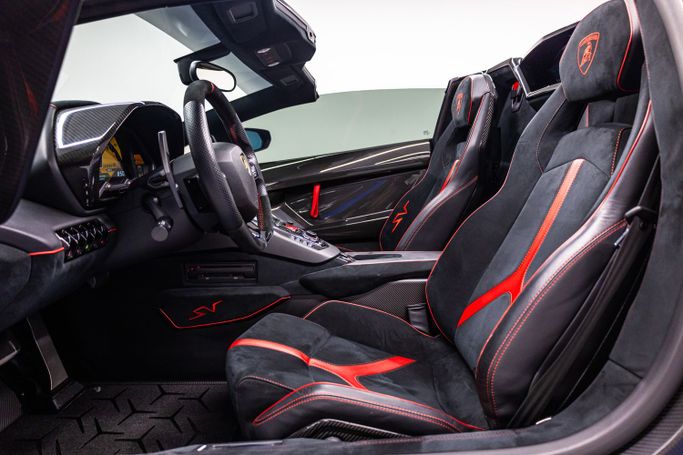 Подержанный Lamborghini Aventador LP750-4 Superveloce I, 6.5 л, 2016 в Дубае от PUPIL OF FATE MOTORS Синий цвет. GCC | AUTO.AE
