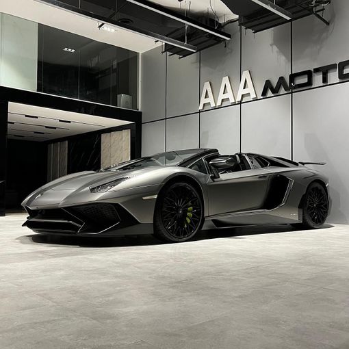 Подержанный Lamborghini Aventador LP750-4 Superveloce Roadster I, 6.5 л, 2016 в Дубае от AAA Motors Серебристый цвет. GCC | AUTO.AE