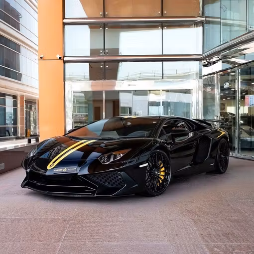 Подержанный Lamborghini Aventador SV I Рестайлинг, 6.5 л, 2017 в Дубае от Q Motors Черный цвет. GCC | AUTO.AE
