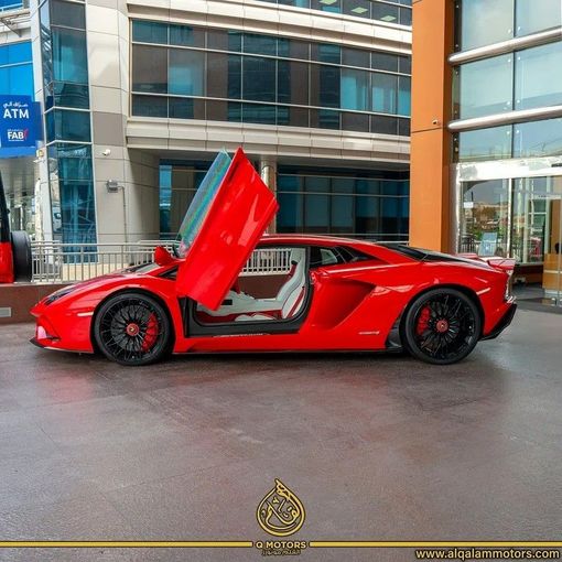 Подержанный Lamborghini Aventador I Рестайлинг, 6.5 л, 2018 в Дубае от Q Motors Красный цвет. GCC | AUTO.AE
