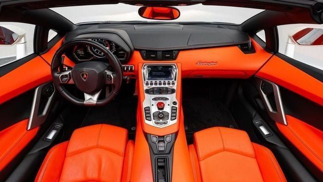 Used Lamborghini Aventador LP700-4 I, 6.5 l, 2015 in Dubai by Al Ain Class Motors, White color. GCC Specs | AUTO.AE